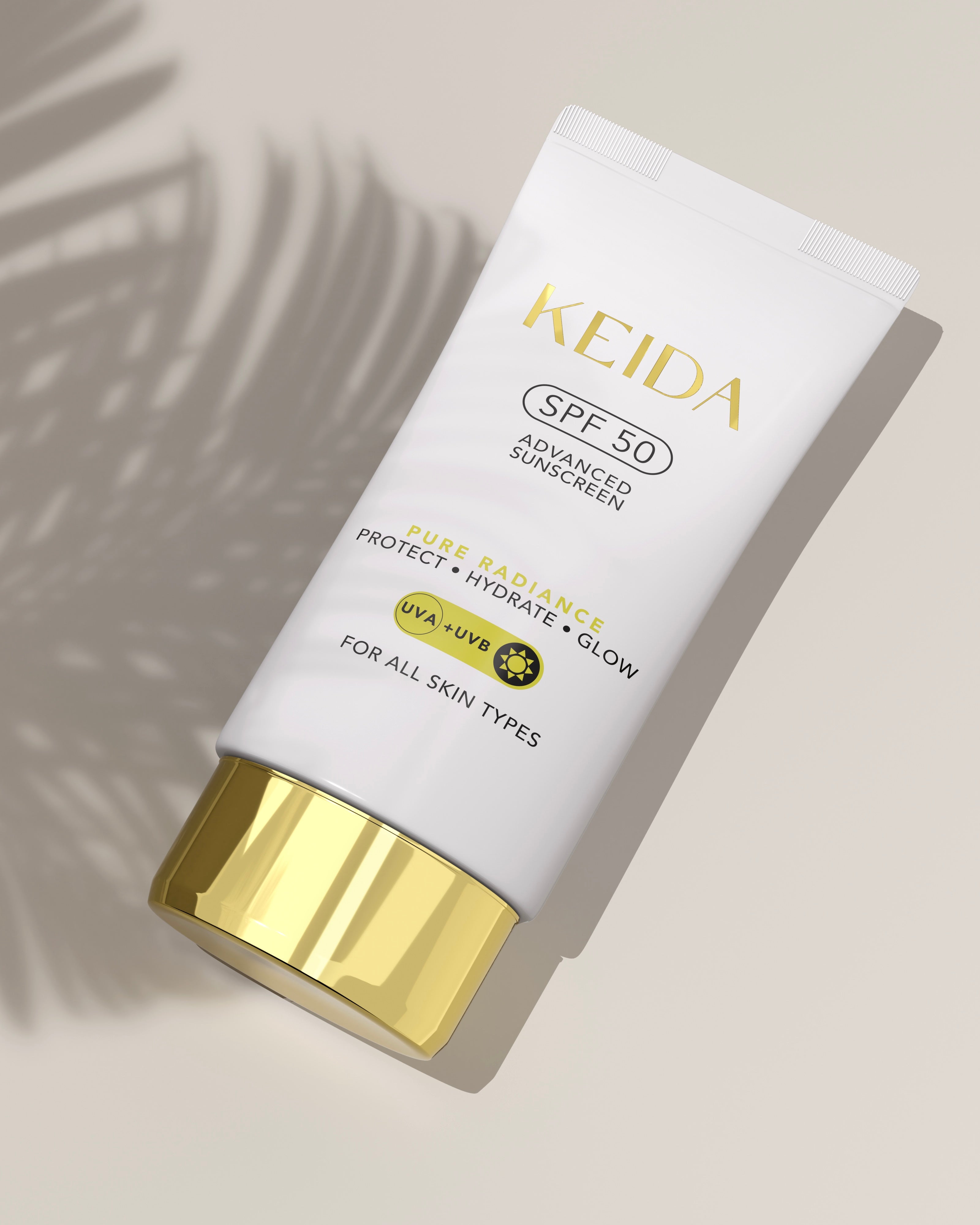 Aplicarea cremei SPF50 Keida pe ten pentru protecție UV și hidratare zilnică